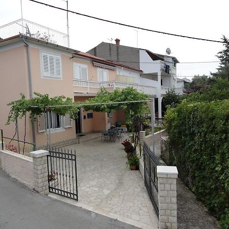 Apartments & Rooms Karmela Banjol 객실 사진